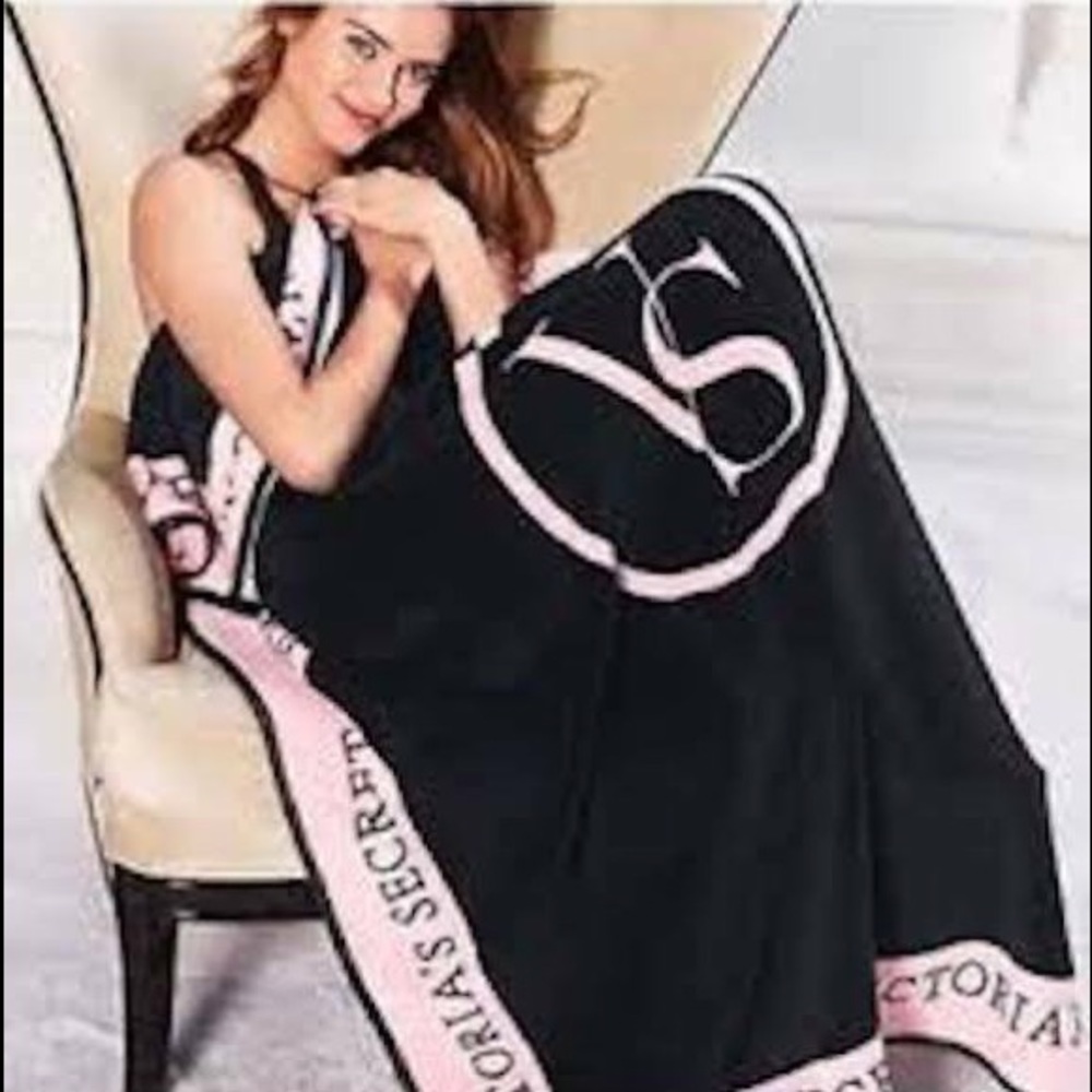Victoria's Secret fleece blanket